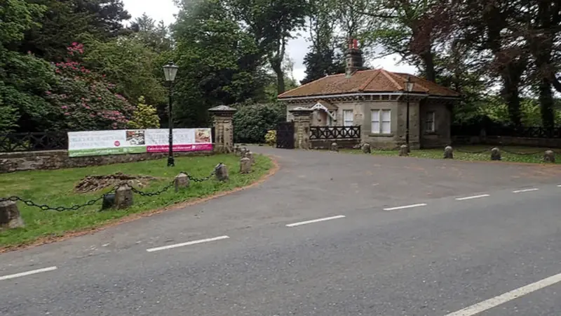 The gate lodge at the entrance to Grinkle Park