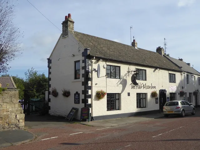 Half Moon, Ryton